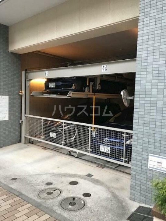 13/14 駐車場