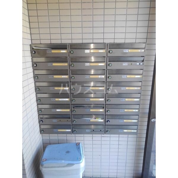 14/15 エントランス