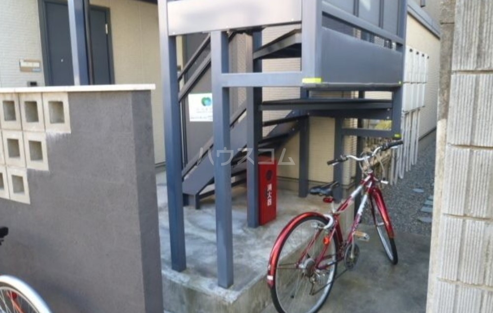 16/25 エントランス