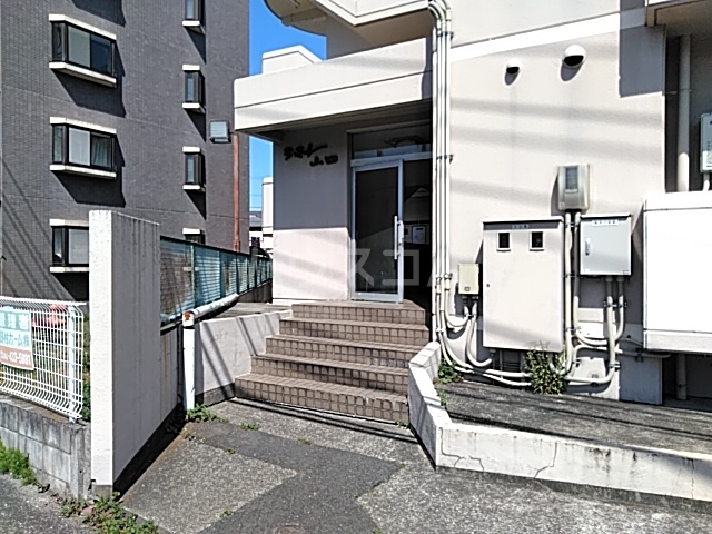 21/26 エントランス