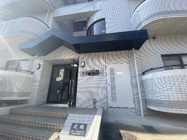 22/30 エントランス