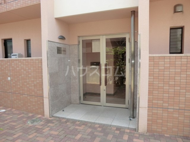 22/30 エントランス