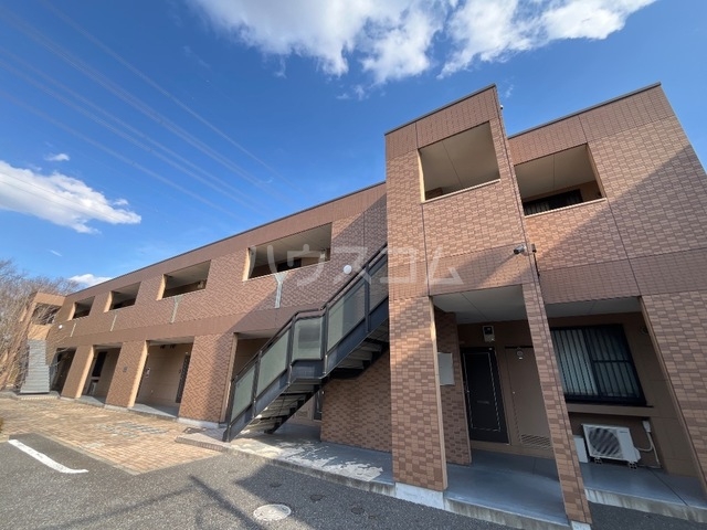 23/30 エントランス