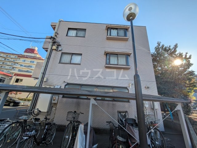 21/27 エントランス