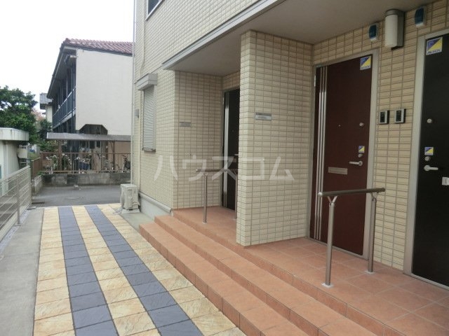 2/4 エントランス