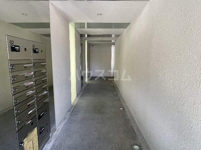 25/30 エントランス