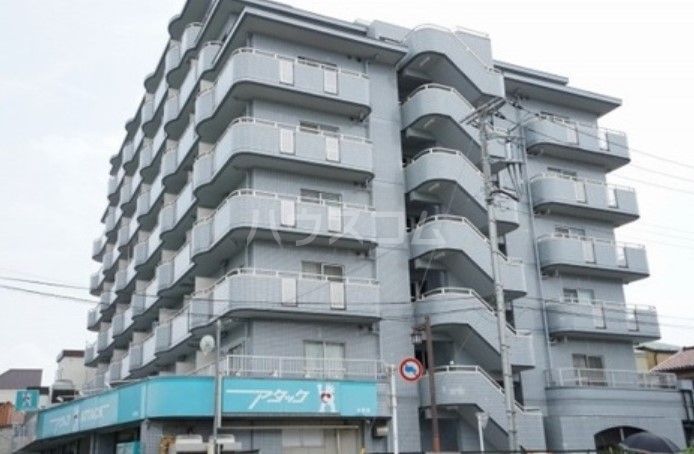 22/27 エントランス