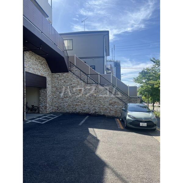 18/19 駐車場