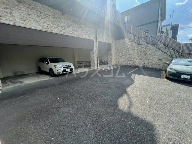 3/3 駐車場
