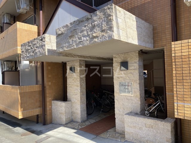 25/30 エントランス