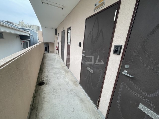 29/30 エントランス