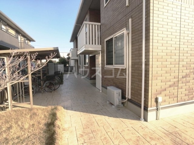 16/27 エントランス