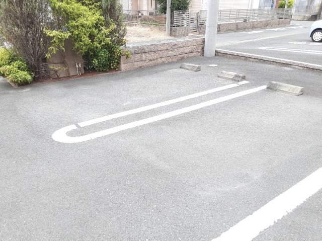 23/30 駐車場
