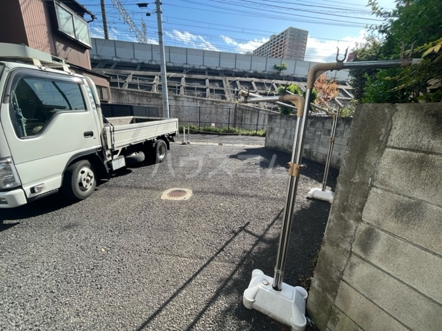 22/28 駐車場