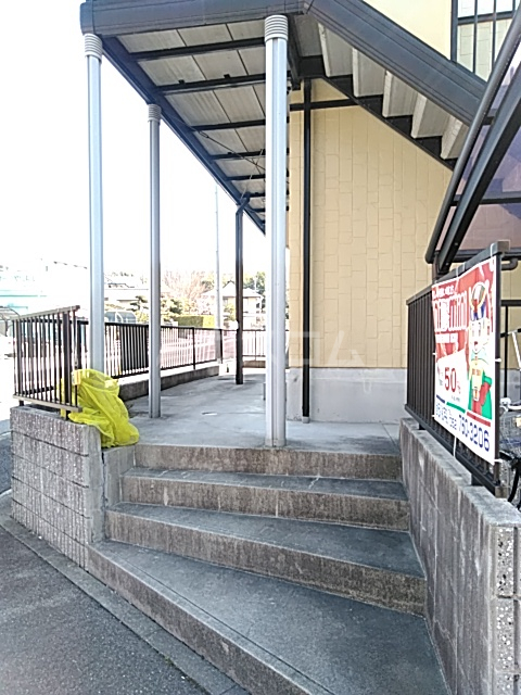 26/30 エントランス