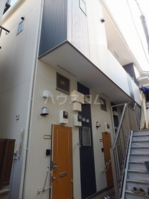 16/19 エントランス