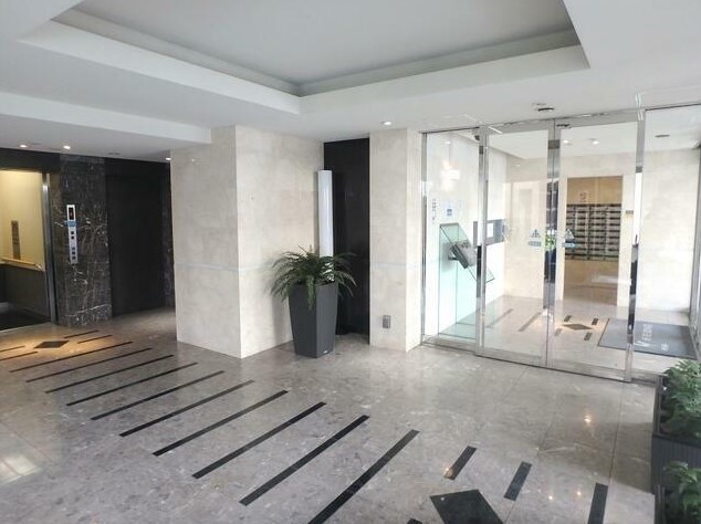 19/28 エントランス