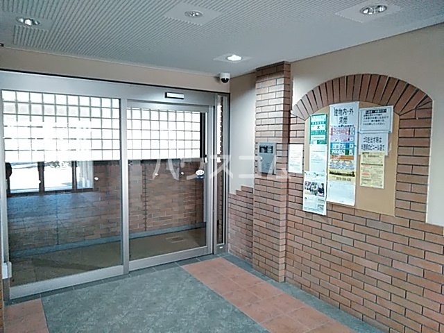 2/5 エントランス