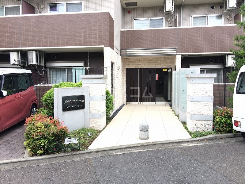 21/30 エントランス