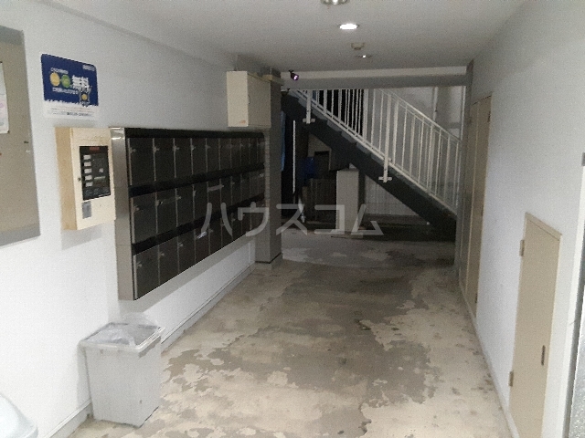 21/26 エントランス