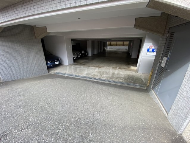 19/23 駐車場