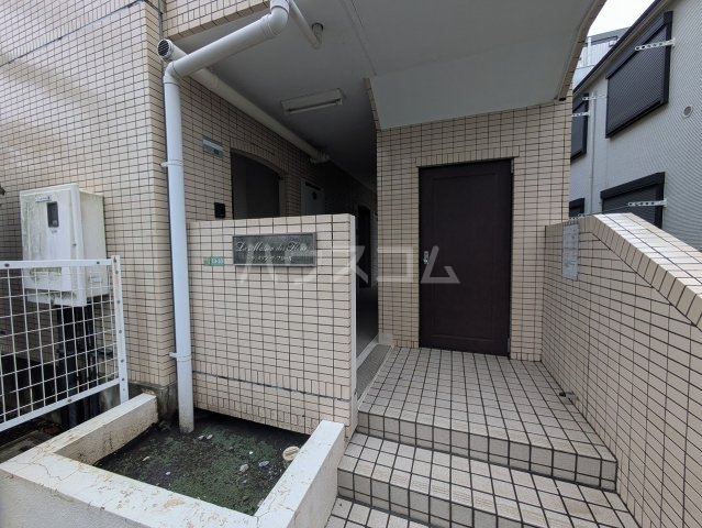 3/7 エントランス