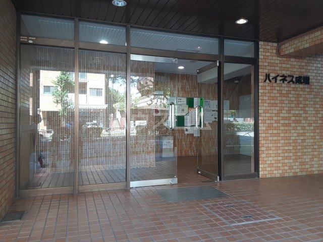 24/30 エントランス