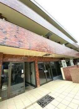 16/19 エントランス