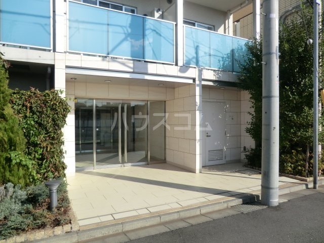 21/28 エントランス