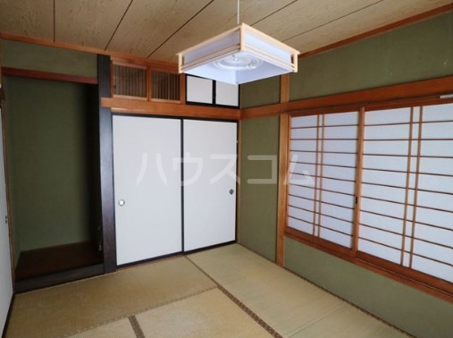 18/29 収納