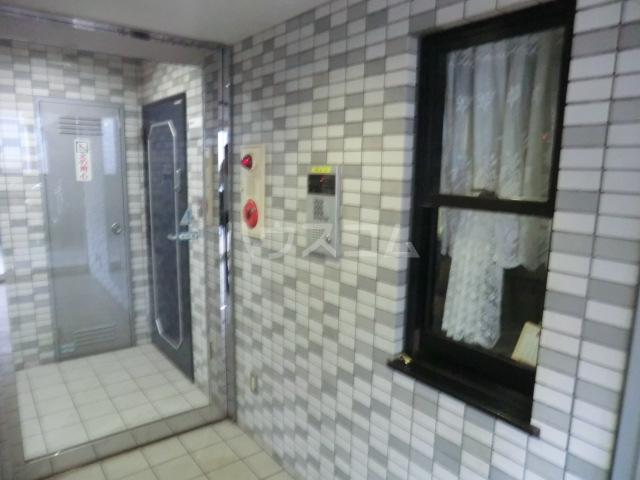 13/23 エントランス