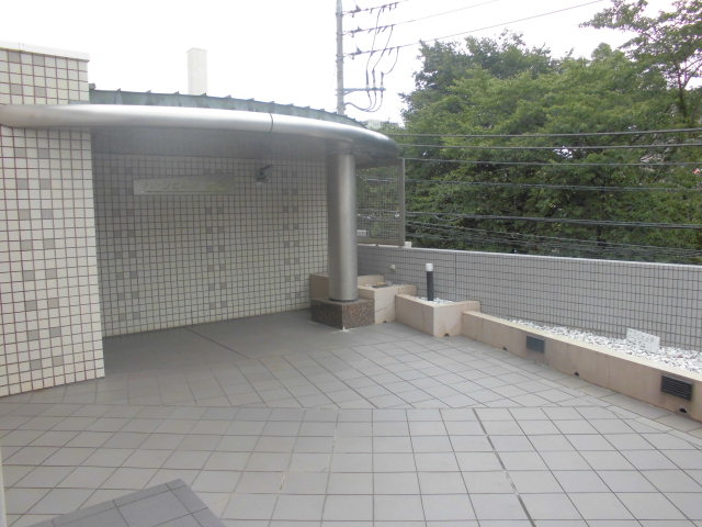 20/23 エントランス