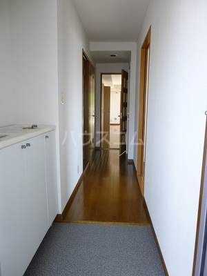 13/26 玄関