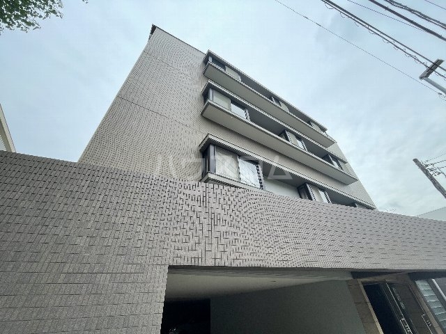 28/30 エントランス