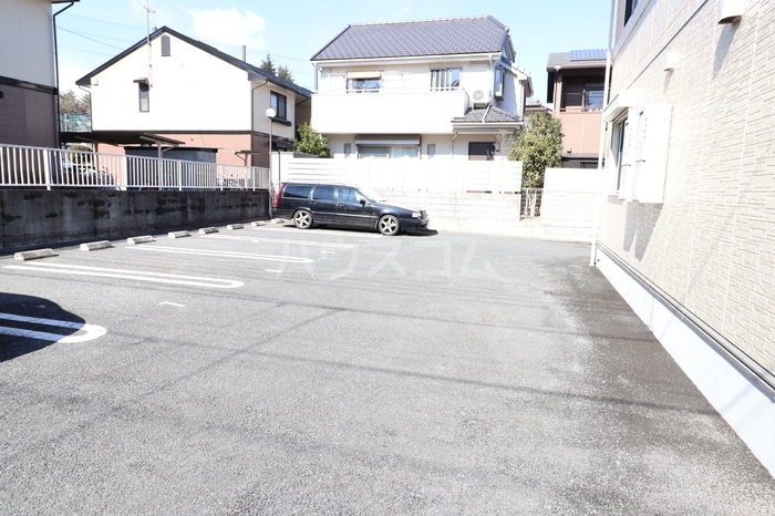 27/30 駐車場