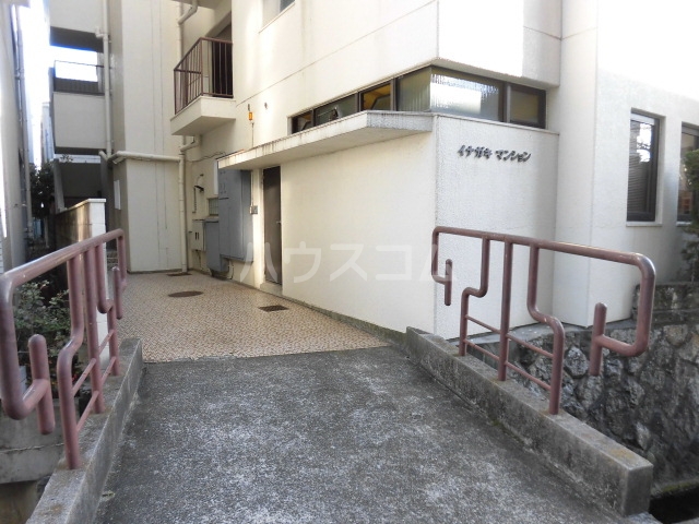 19/26 エントランス