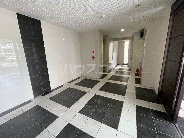 21/27 エントランス