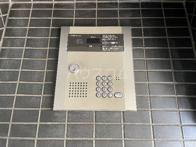 20/26 エントランス