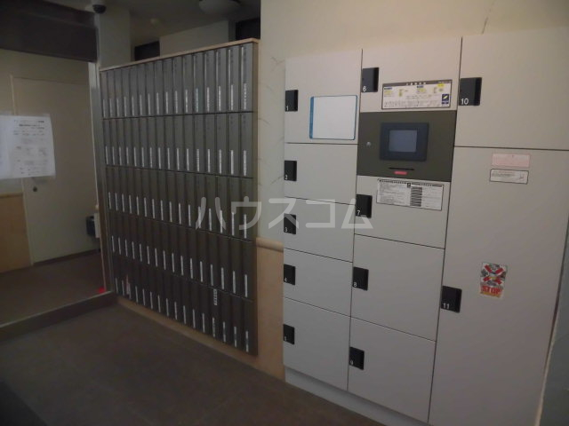 21/30 エントランス