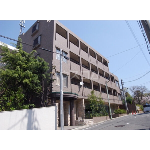 14/22 エントランス