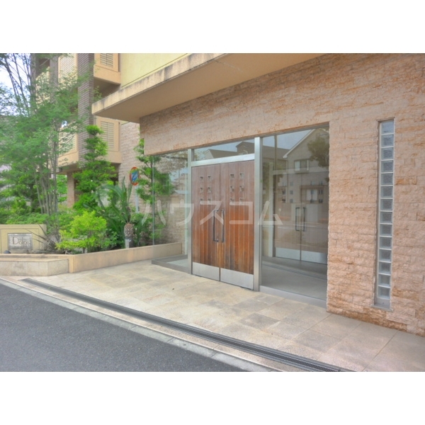 16/26 エントランス