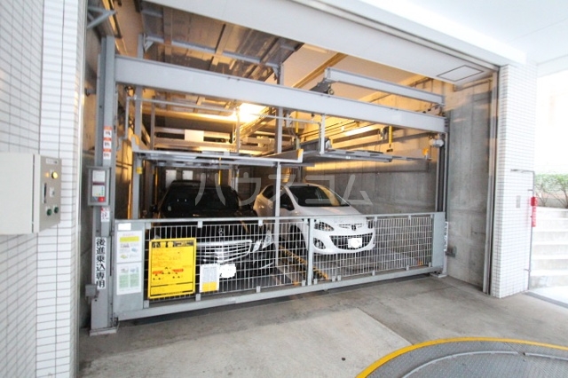 19/28 駐車場
