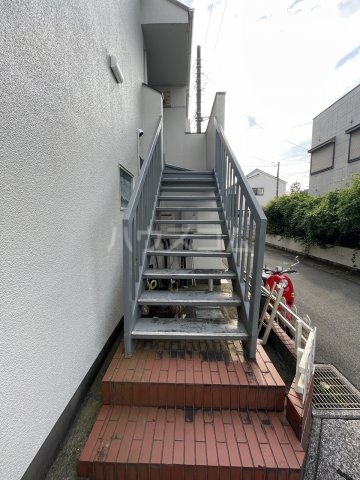 18/28 エントランス