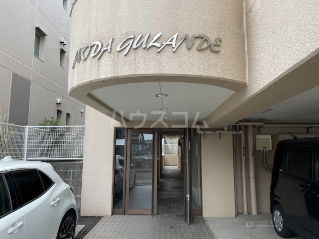 28/30 エントランス