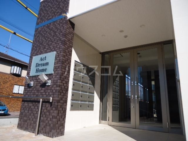 23/30 エントランス