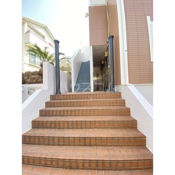 16/22 エントランス