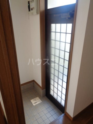 16/30 玄関