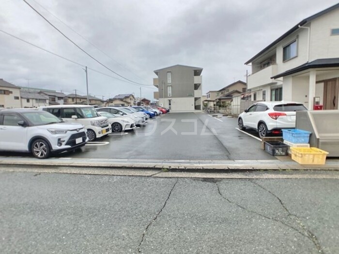 2/6 駐車場