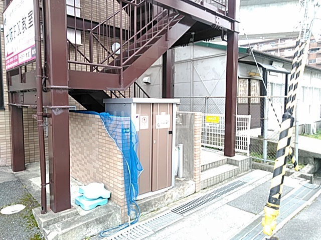 17/27 エントランス