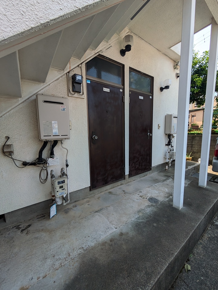 20/23 エントランス